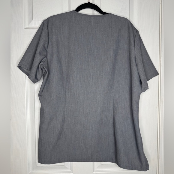 FIGS Womans Catarina One-Pocket Scrub Top Gray Size XL - Picture 2 of 4